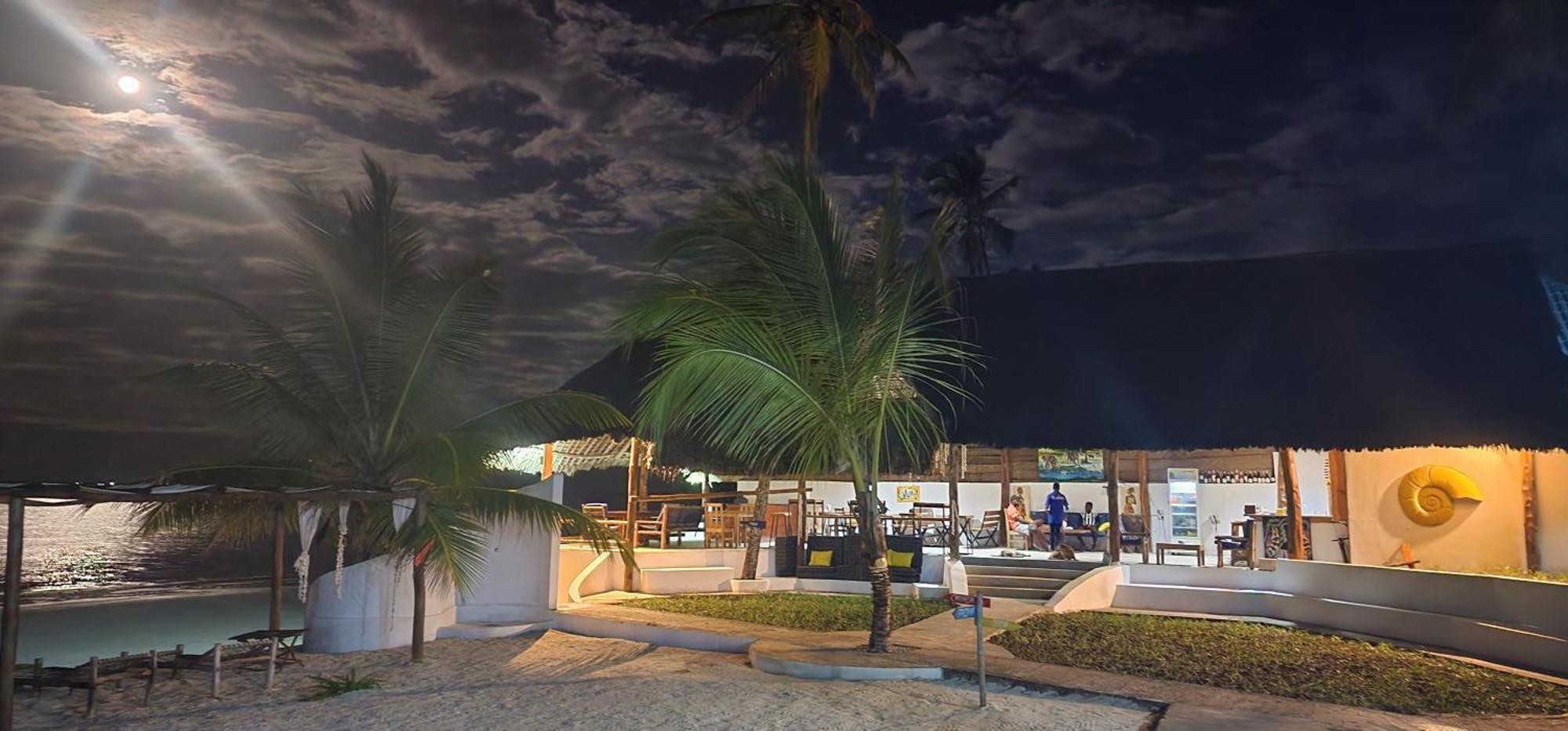 Nautilus Boutique Hotel Уроа Екстериор снимка