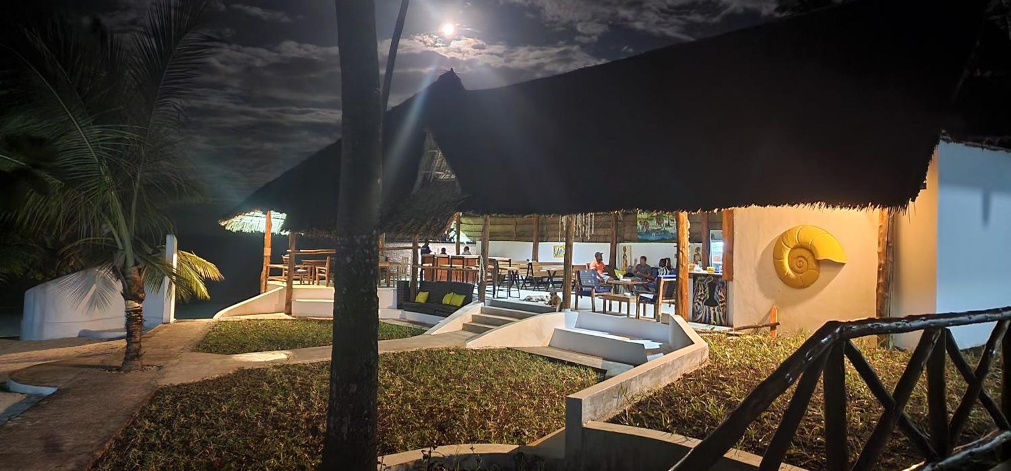 Nautilus Boutique Hotel Уроа Екстериор снимка